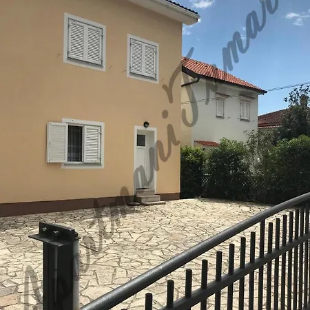 Tumara Apartment *